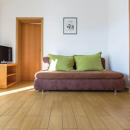 Vukovarska Iv Croatia 公寓 马卡尔斯卡